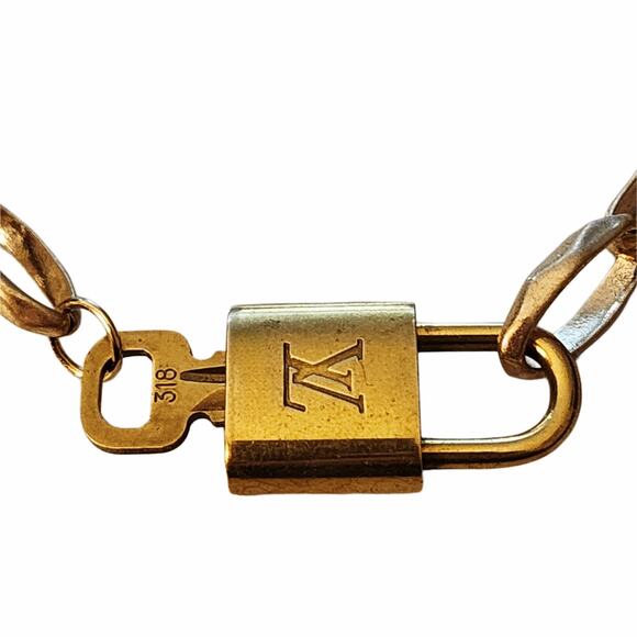 Louis Vuitton Auth Lock & Key Adjustable Length Necklace - Picture 4 of 5